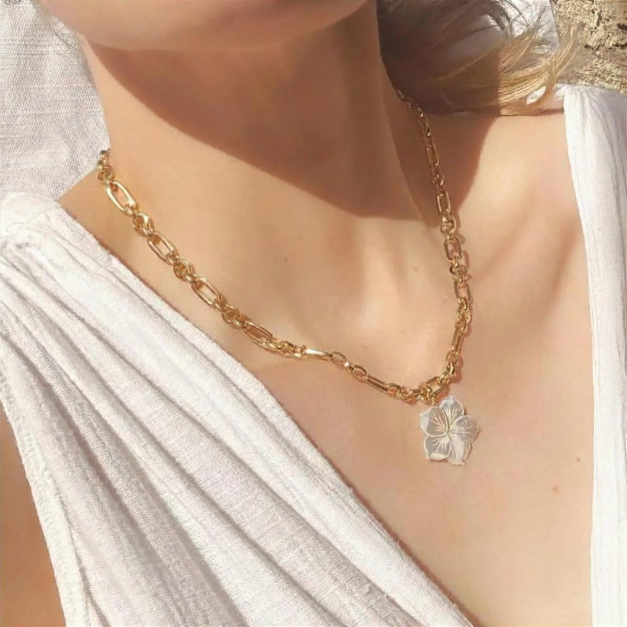 THE PLUMERIA NECKLACE | N° 1 Woman